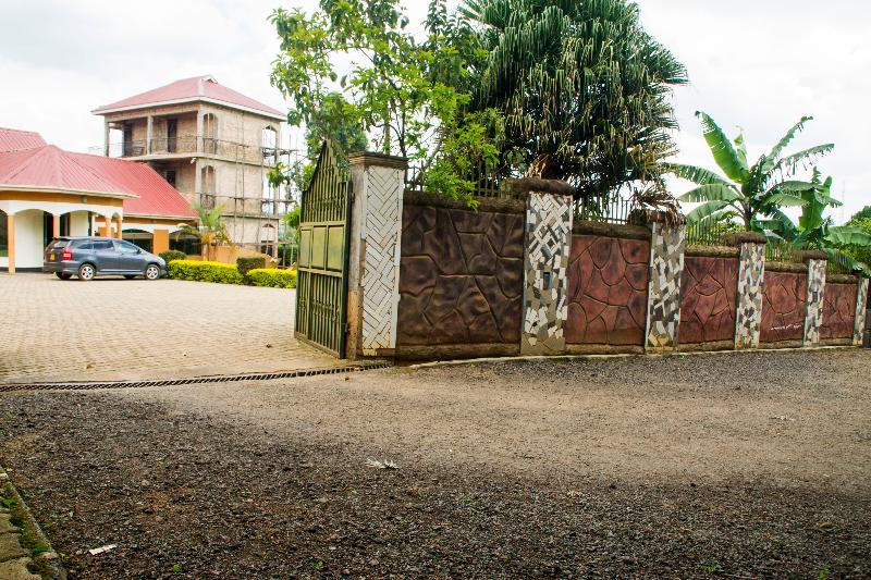 Rays Hotel Mbarara Exterior foto