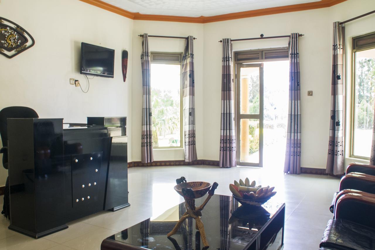 Rays Hotel Mbarara Exterior foto